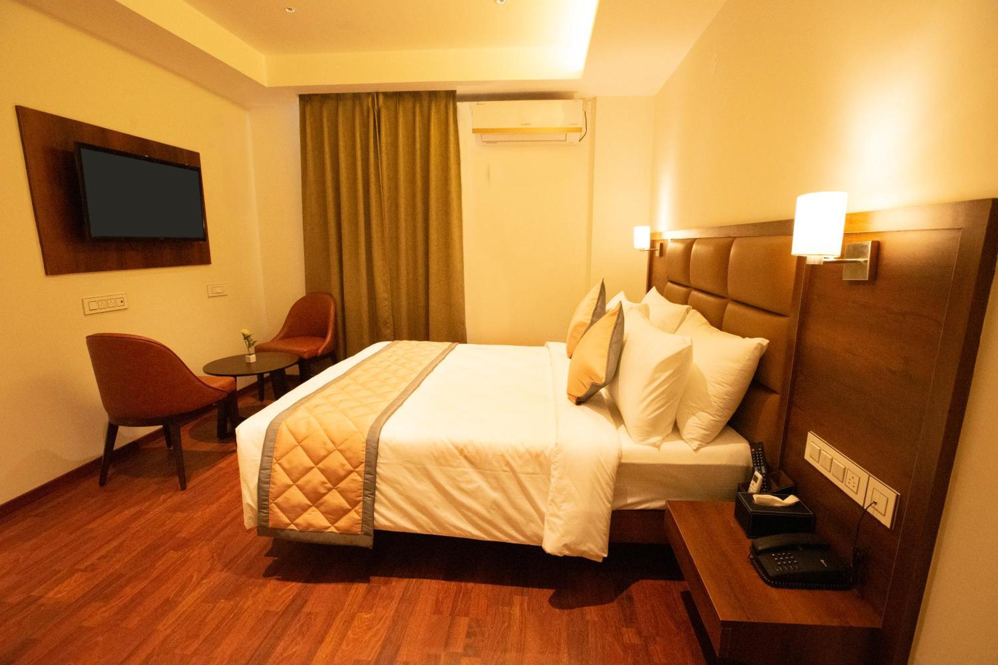 Golden Fortune Inn Hotel بنغالور المظهر الخارجي الصورة