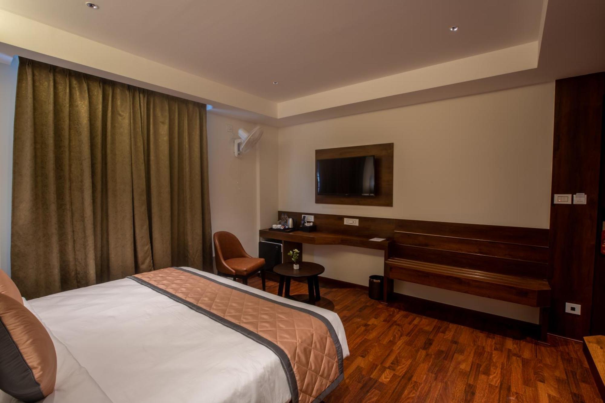 Golden Fortune Inn Hotel بنغالور المظهر الخارجي الصورة